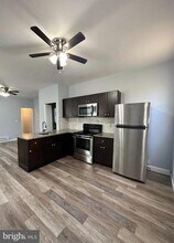 5533 W Girard Ave-Unit -2 in Philadelphia, PA - Foto de edificio - Building Photo