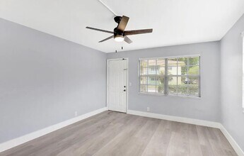 549 21st St in West Palm Beach, FL - Building Photo - Building Photo
