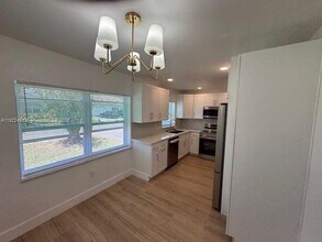 13333 SW 112th Pl in Miami, FL - Building Photo - Building Photo