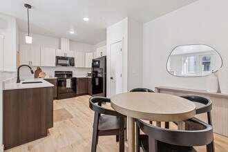 Brisa Heights in Pasco, WA - Foto de edificio - Building Photo