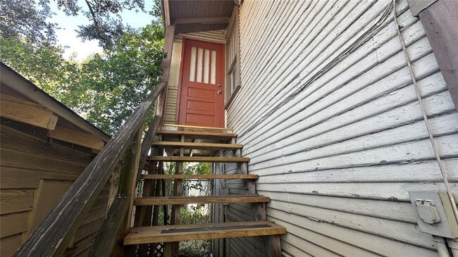 property at 404 E North St