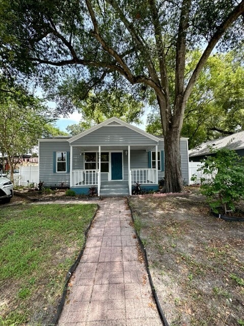 106 E Hanna Ave in Tampa, FL - Building Photo - Building Photo