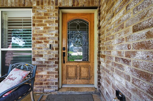 2022 Indian Clearing Trail in Rosenberg, TX - Building Photo - Building Photo