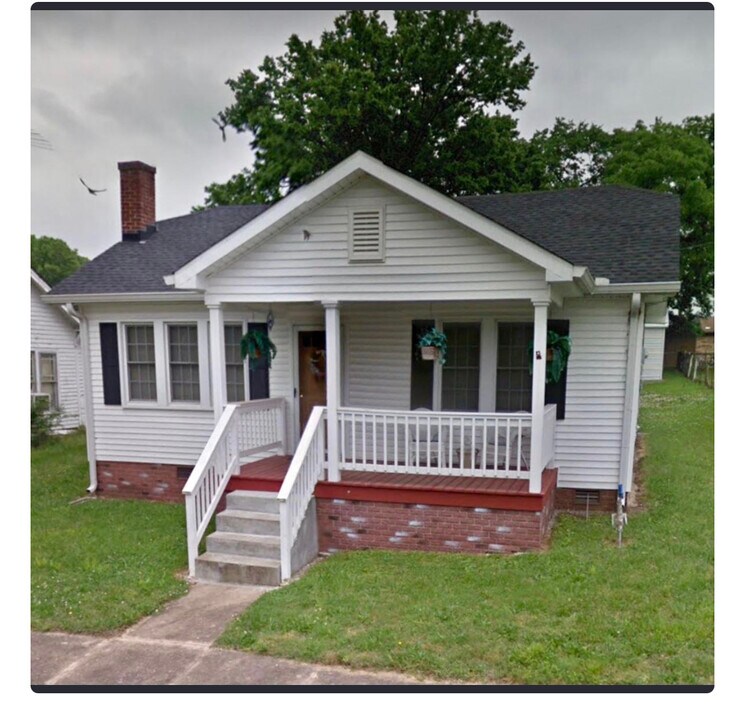517 Maple St in Lewisburg, TN - Building Photo