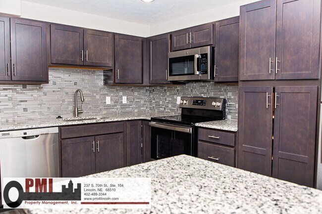 property at 4001 Holdrege St