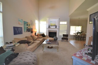 1964 Batsford Dr in Fayetteville, AR - Building Photo - Building Photo