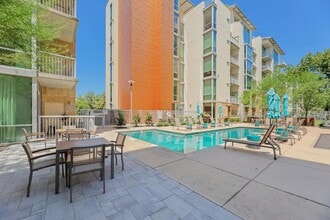 1600 Barton Springs Rd in Austin, TX - Building Photo - Building Photo