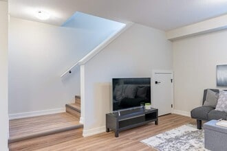 Maple Crest in Edmonton, AB - Building Photo - Building Photo