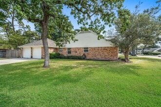 10170 Hanka Dr in Houston, TX - Building Photo - Building Photo