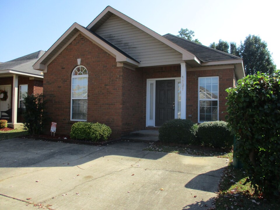 9721 Moonlight Dr in Tuscaloosa, AL - Building Photo