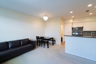 127 Peppertree Ln in Monrovia, CA - Building Photo - Building Photo