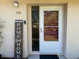 746 N Jefferson Ave, Unit 746 N Jefferson Ave in Sarasota, FL - Building Photo