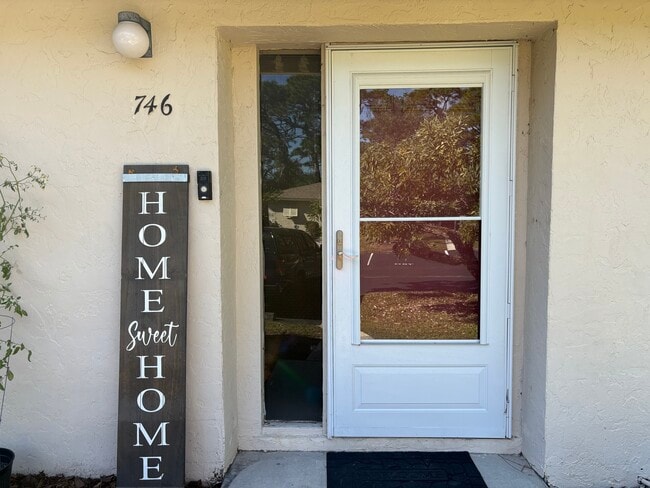 property at 746 N Jefferson Ave