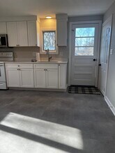 268 Prospect St, Unit Carriage House in Woonsocket, RI - Foto de edificio - Building Photo