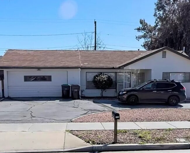 property at 1113 Acacia E Ave
