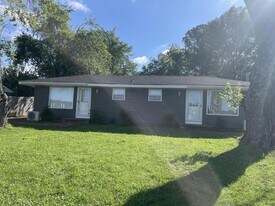 1141 Hollywood Dr in Milan, TN - Building Photo