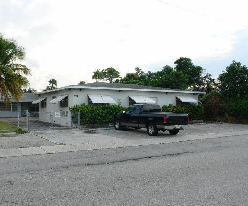 Harbordale Apartments in Fort Lauderdale, FL - Building Photo