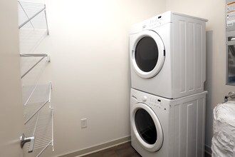 747 Apartments in Indianapolis, IN - Building Photo - Interior Photo