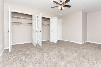 Park Place Apartments in Louisville, KY - Building Photo - Interior Photo