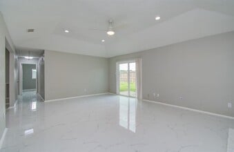 326 Fair Oak Dr in Stafford, TX - Building Photo - Building Photo