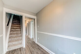 744 Proctor Wy in Pittsburgh, PA - Foto de edificio - Building Photo