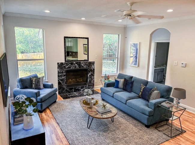 4224 Las Brisas Dr