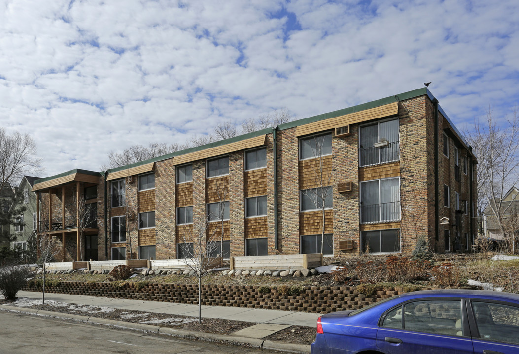 Uptown- Whittier in Minneapolis, MN - Building Photo