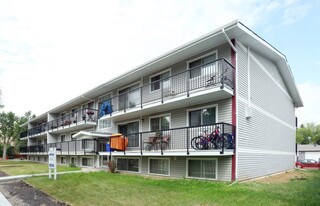 Homestead Manor in Edmonton, AB - Building Photo