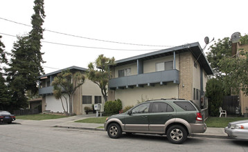 133 Walti St in Santa Cruz, CA - Foto de edificio - Building Photo