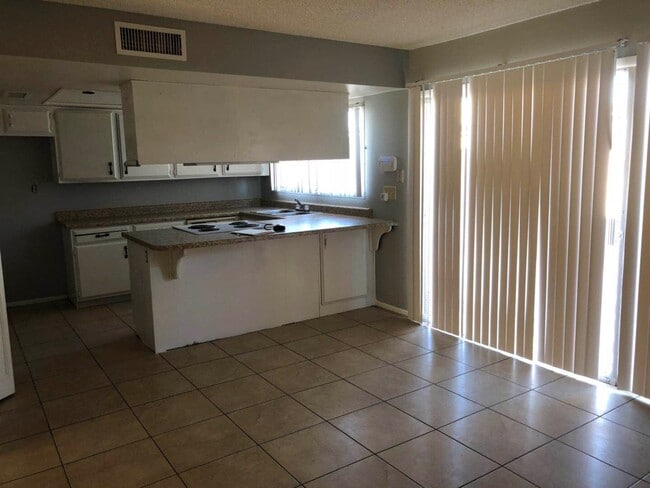 4303 W Solano Dr N in Glendale, AZ - Building Photo - Building Photo