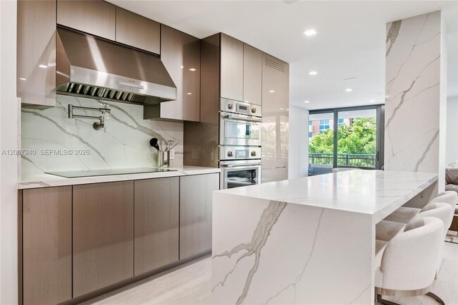 property at 2901 S Bayshore Dr