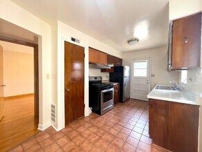 5127 N Springfield Ave in Chicago, IL - Building Photo - Building Photo