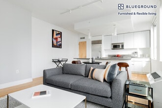 550 W 54th St in New York, NY - Building Photo - Building Photo