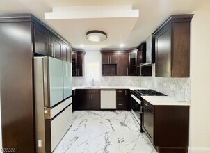189 Ashland Ave in Bloomfield, NJ - Building Photo - Building Photo
