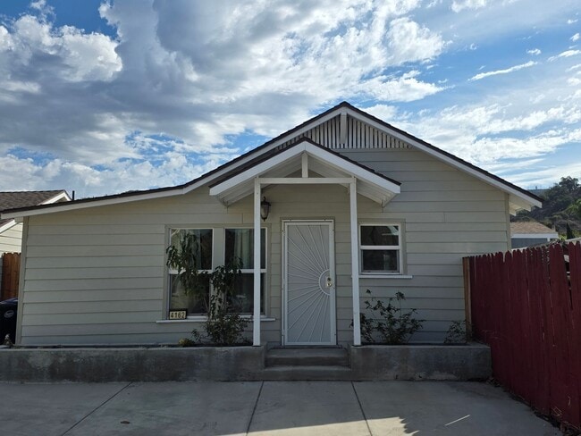 property at 4162 N Ventura Ave
