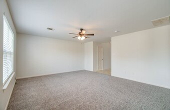 4239 Nueces River Loop in Spring, TX - Foto de edificio - Building Photo