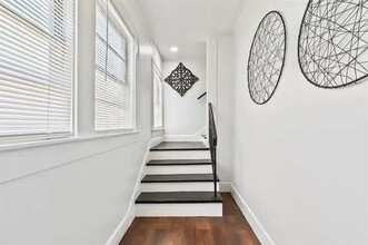 201 E 12th St in Dallas, TX - Building Photo - Building Photo