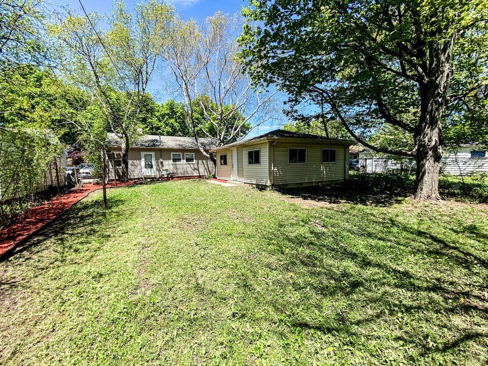 7407 W Sheridan Ave in Milwaukee, WI - Building Photo