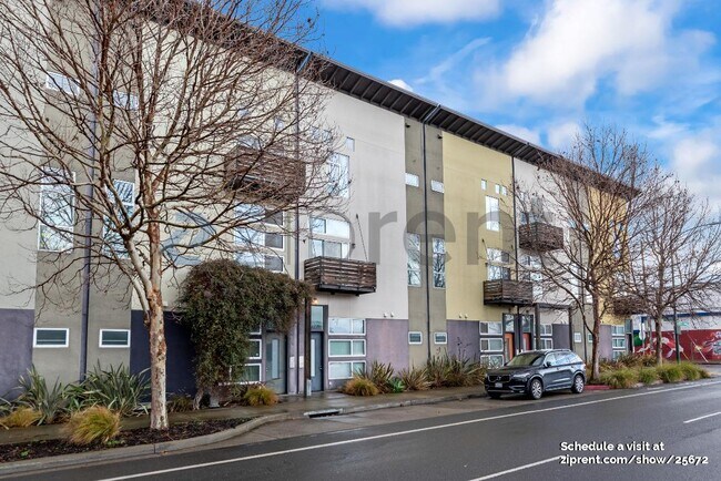 2910 Mandela Pkwy in Oakland, CA - Building Photo - Building Photo