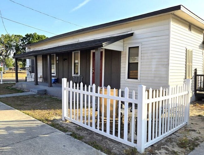 property at 11 W Eagle Ave