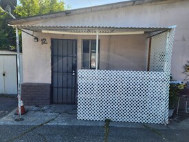 818 E Rte 66 in Glendora, CA - Building Photo