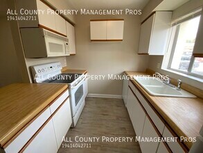 2605 Pine Lake Terrace in Sarasota, FL - Foto de edificio - Building Photo