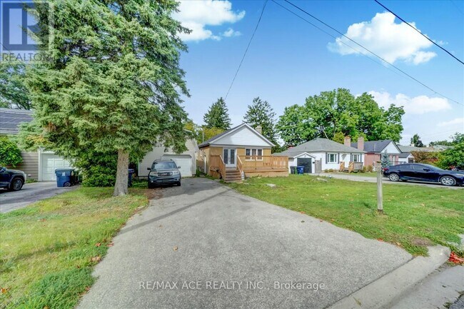 20 Martindale Rd in Toronto, ON - Building Photo - Building Photo