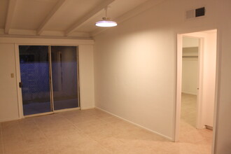2121 N Country Club Rd in Tucson, AZ - Foto de edificio - Building Photo