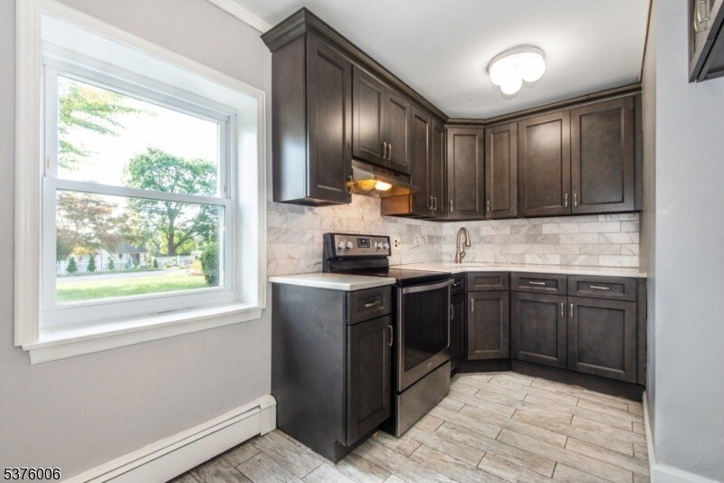 197 N Beverwyck Rd, Unit 1 in Lake Hiawatha, NJ - Foto de edificio