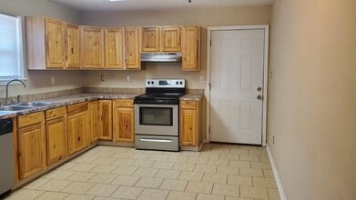 2608 E Maple Ave in Enid, OK - Building Photo - Building Photo