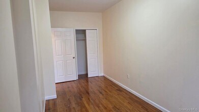 175-11 90th Ave in Queens, NY - Building Photo - Building Photo