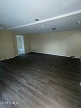 3017 Altura Ave in El Paso, TX - Building Photo - Building Photo