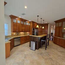 2136 NW 4th St in Fort Lauderdale, FL - Foto de edificio - Building Photo