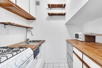 310 E 23rd St in New York, NY - Building Photo - Building Photo